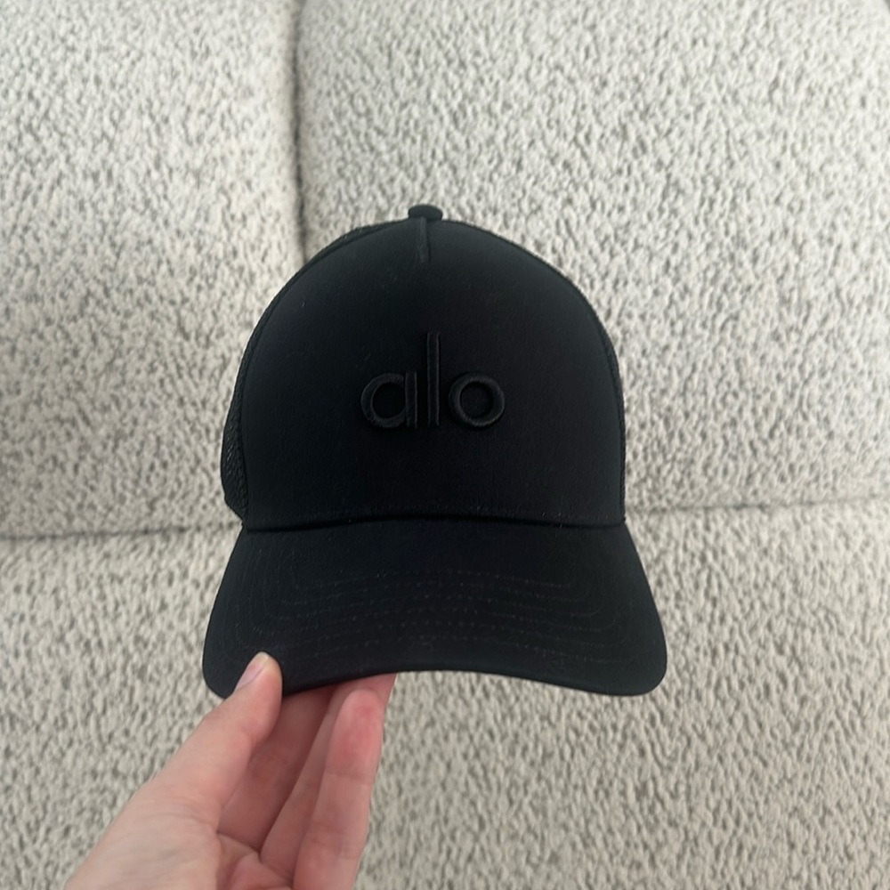 Black Alo Yoga District Trucker Hat